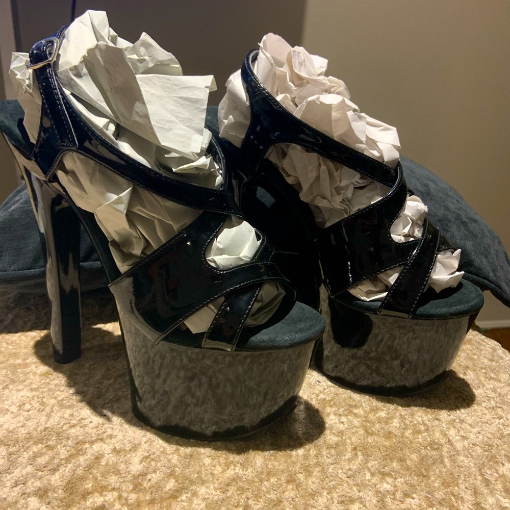 Pleaser size 8 black patent leather high heels